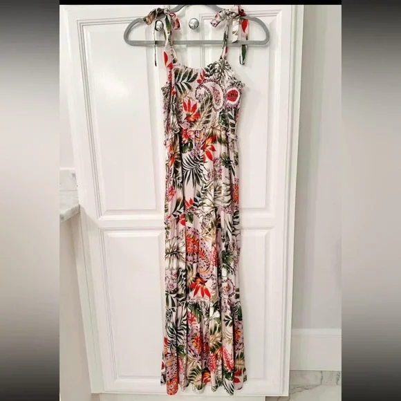 Blue island floral dress size M